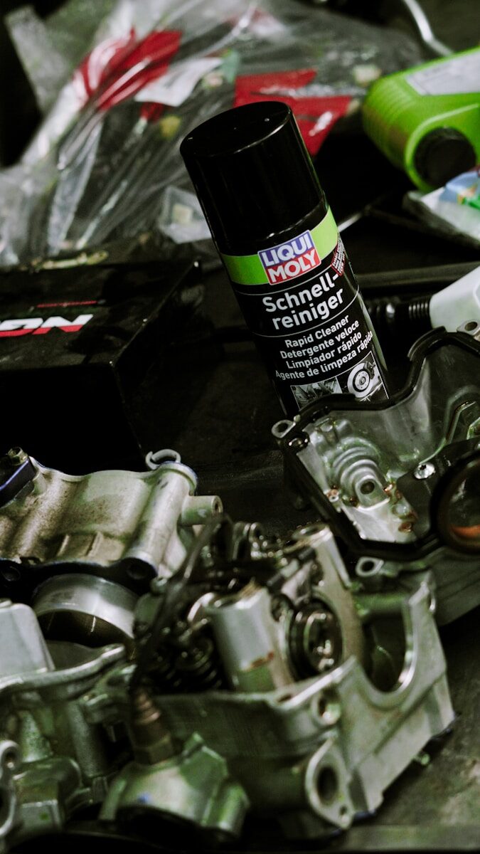 Cleaning components with a rapid cleaner.